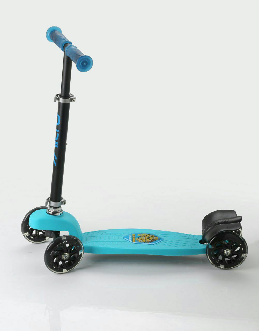 اسکوتر چهارچرخ چراغ دار