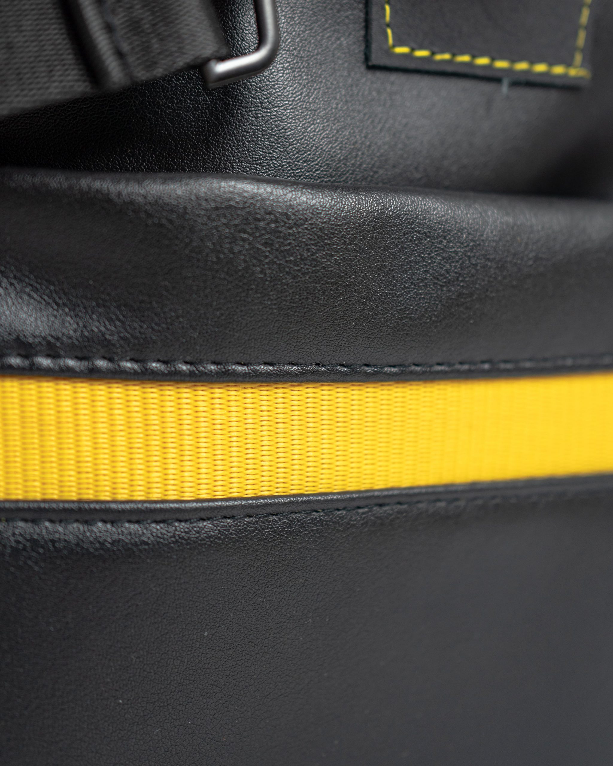 ساک چرم شرافیت